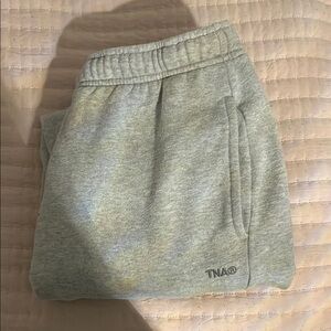 tna sweatfleece cargo sweatpants
cozy fleece
mega fit